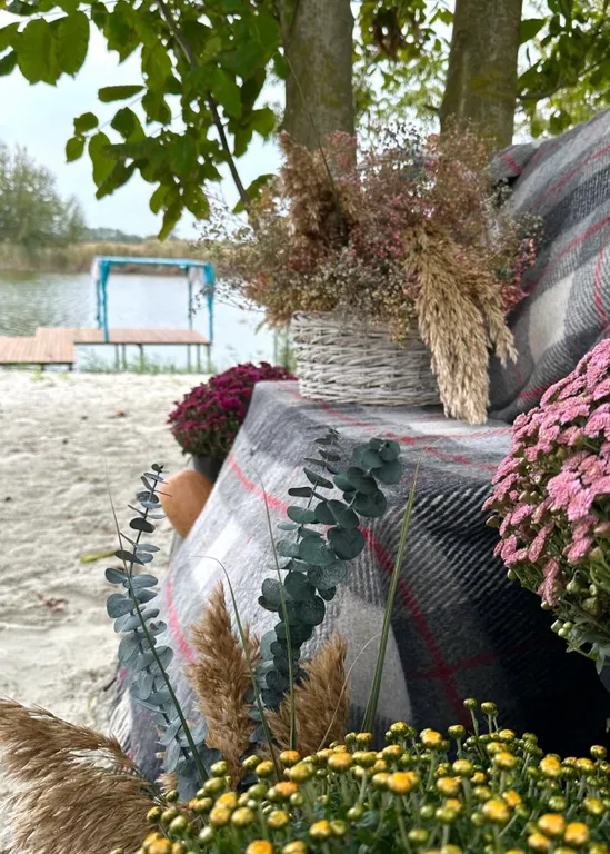 Дом на берегу реки