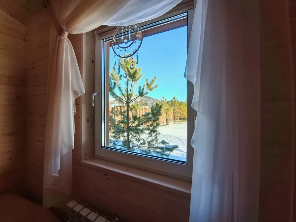 Уютный дом у озера Манжерок