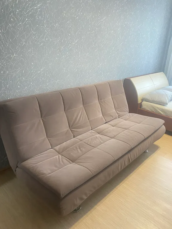 2-комнатная квартира с балконом в Ленинском района