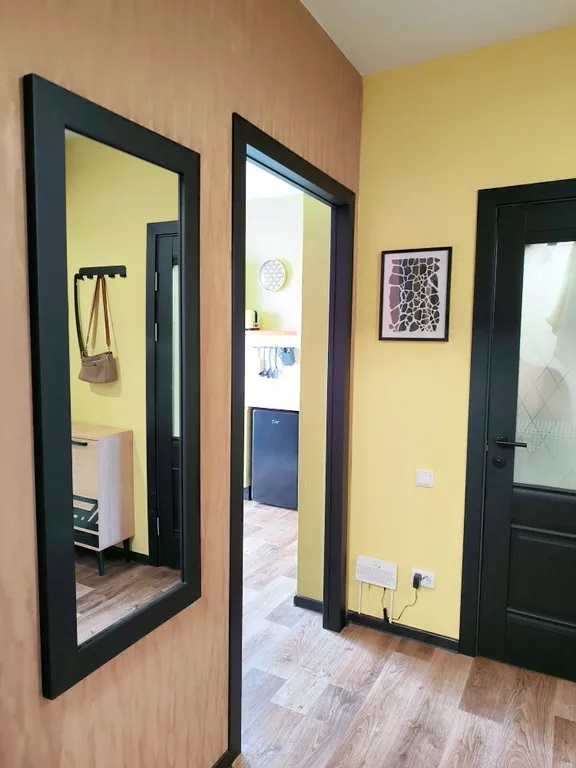 Квартира зелёного цвета.