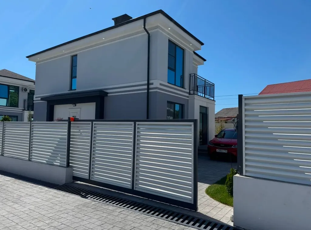 Уютный дом на море