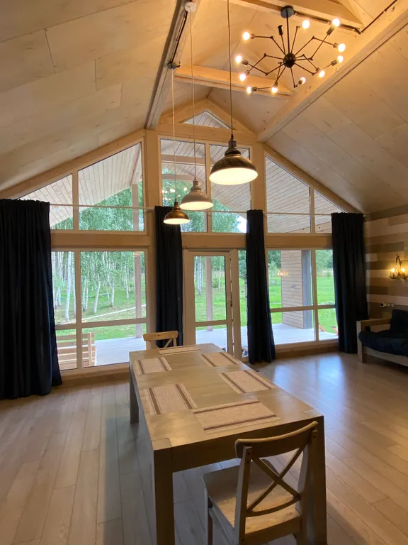 Дом в березах