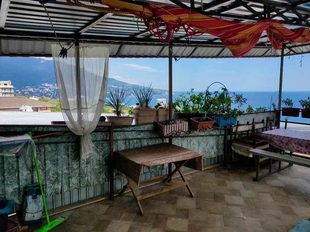 Таунхаус с видом на море и горы