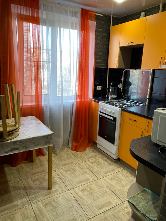 Квартира в центре города, универмаг