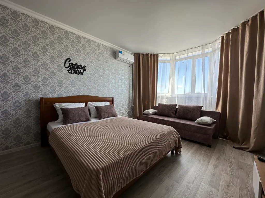 Двухкомнатные апартаменты ЛайкХоум на Фронтовиков 8/3