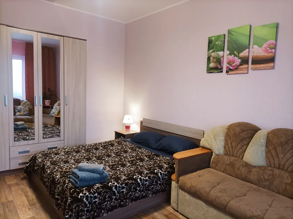 Уютная однокомнатная квартира район ТРЦ Аура