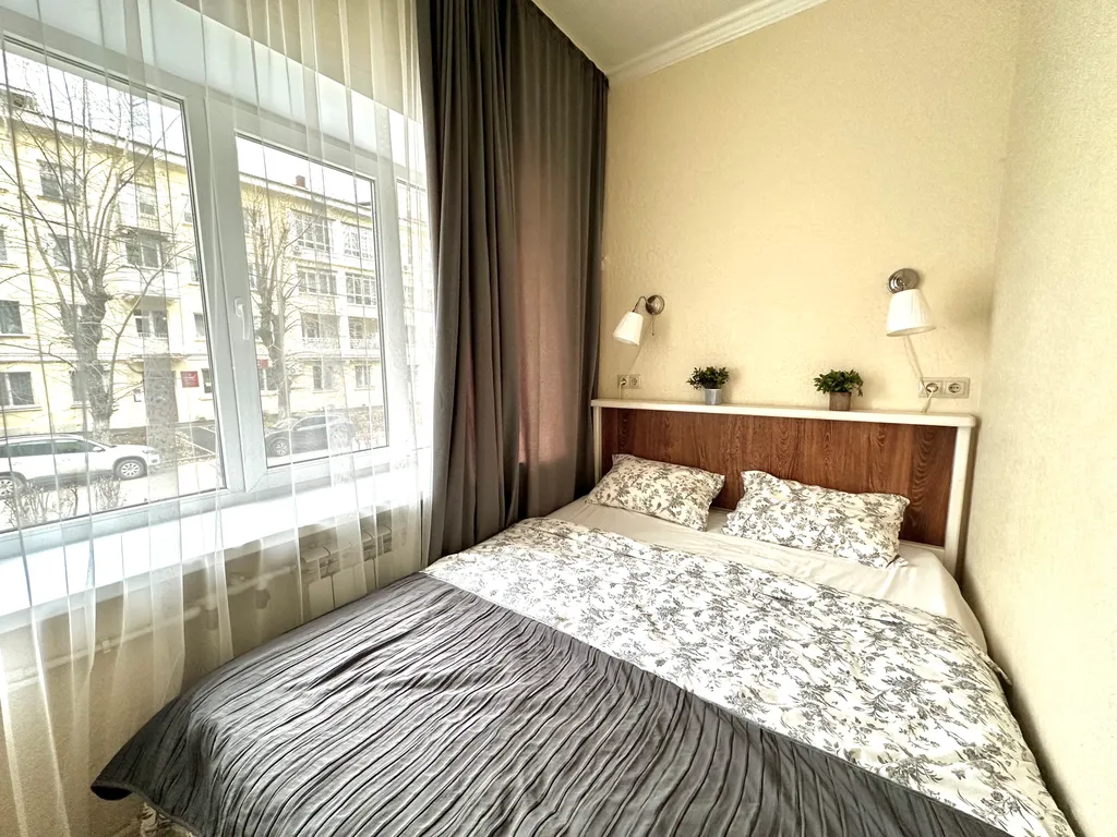 Двухкомнатная Сталинка в центре