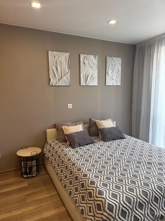 Просторная студия близко к центру