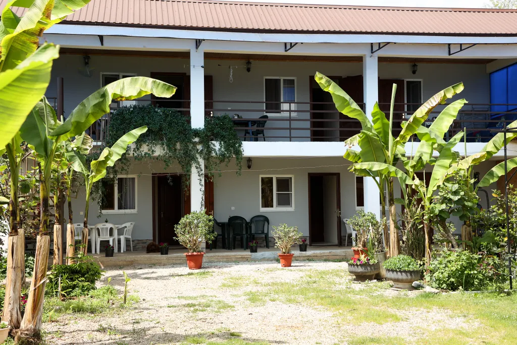 Гостевой дом «Давид» ждет вас для уютного отдыха в Абхазии!