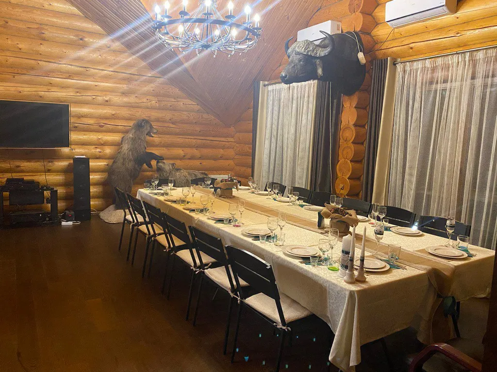 Коттедж с бассейном