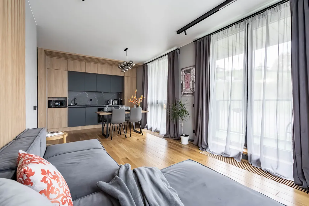 Охта Сьют 21 рядом с входом в Охта парк