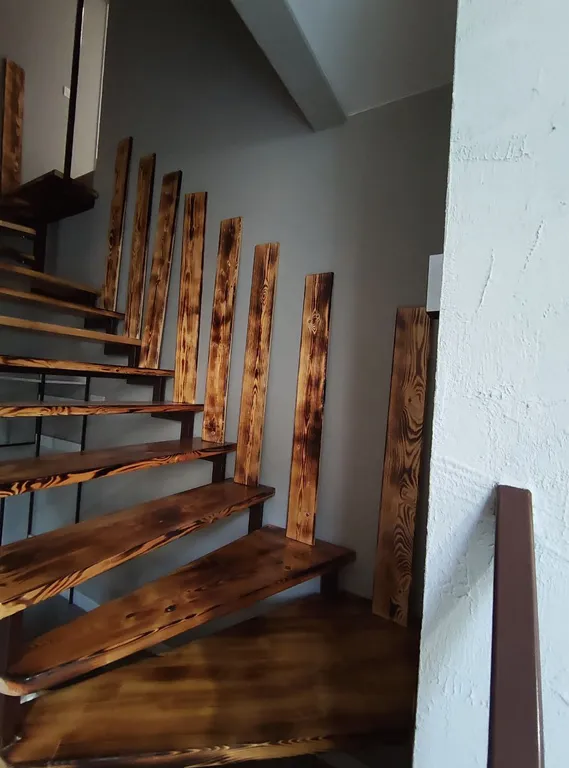 Дом в центре города рядом с набережной