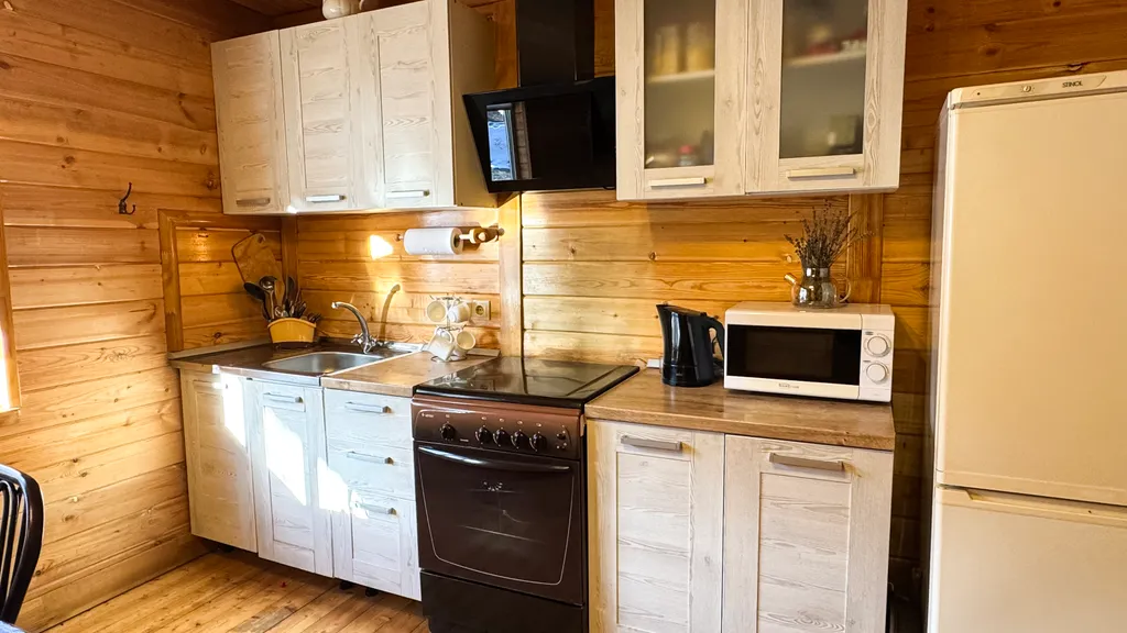 Часть дома с видом на горы