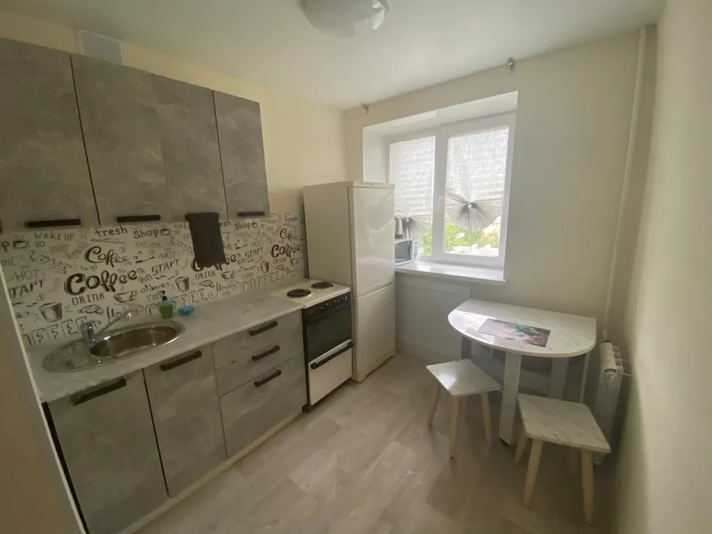 Чистая однокомнатная квартира в активном районе города — аренда посуточно в Златоуст