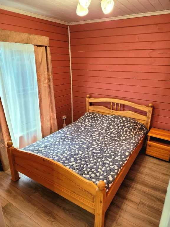 Дом с сауной в 200 метрах от озера, с 5 спальнями, качелями и мангалом