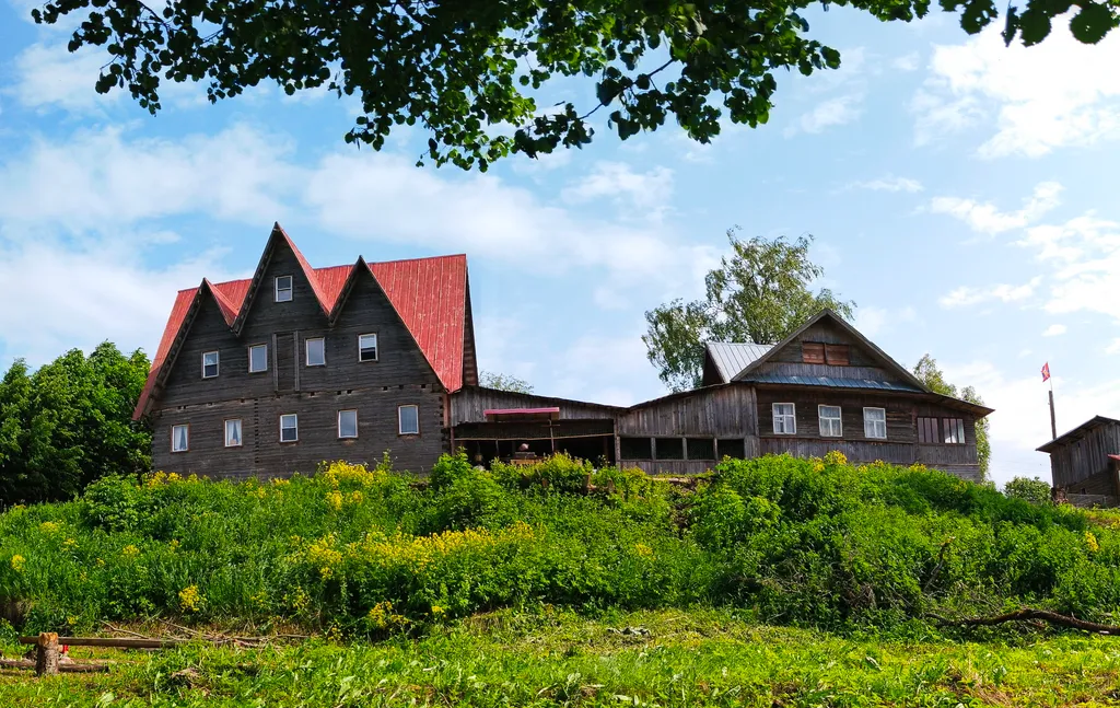 Коттедж Деревенский дом с видом на озеро — аренда посуточно в Вышний Волочек