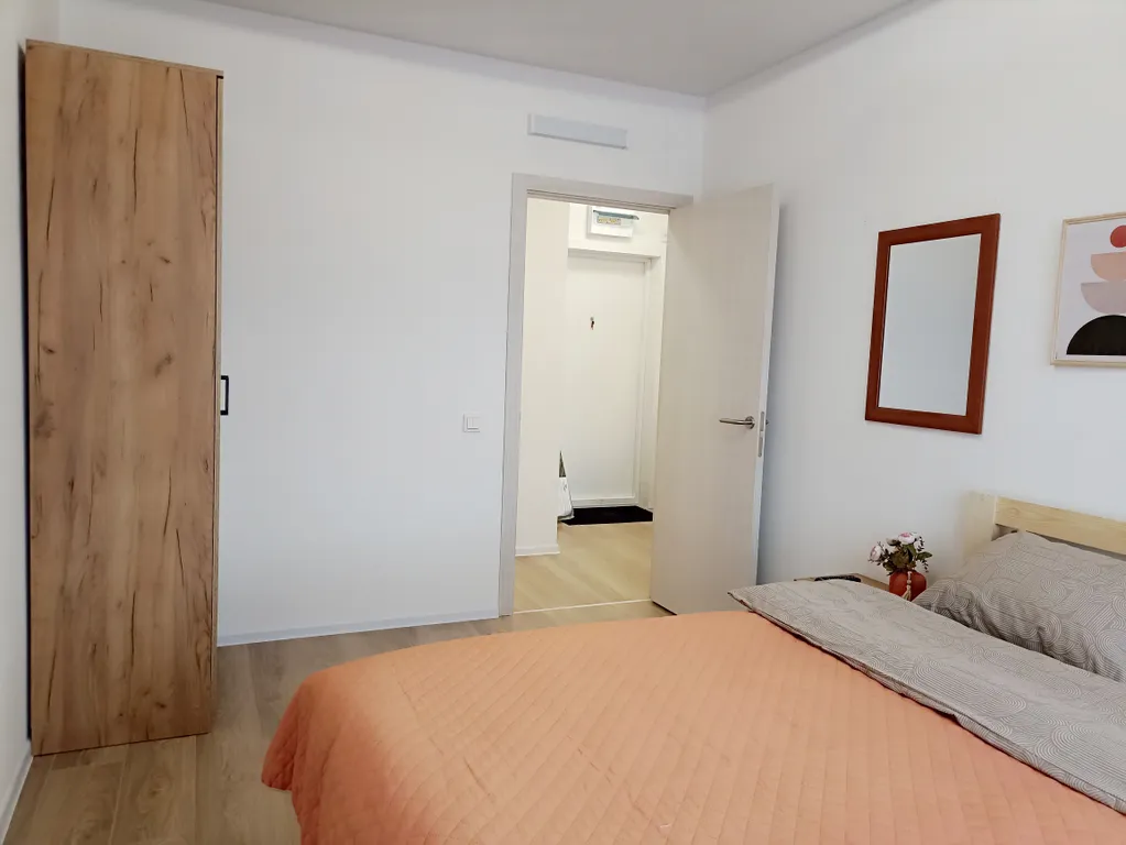 Просторная квартира с 2 спальнями у МРНЦ Цыба и Росатома