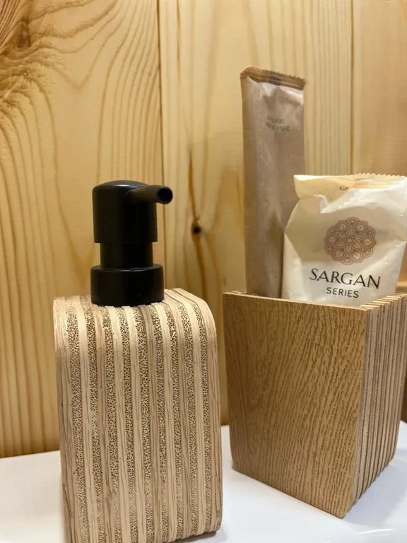 Домик в лесу с панорамным окном