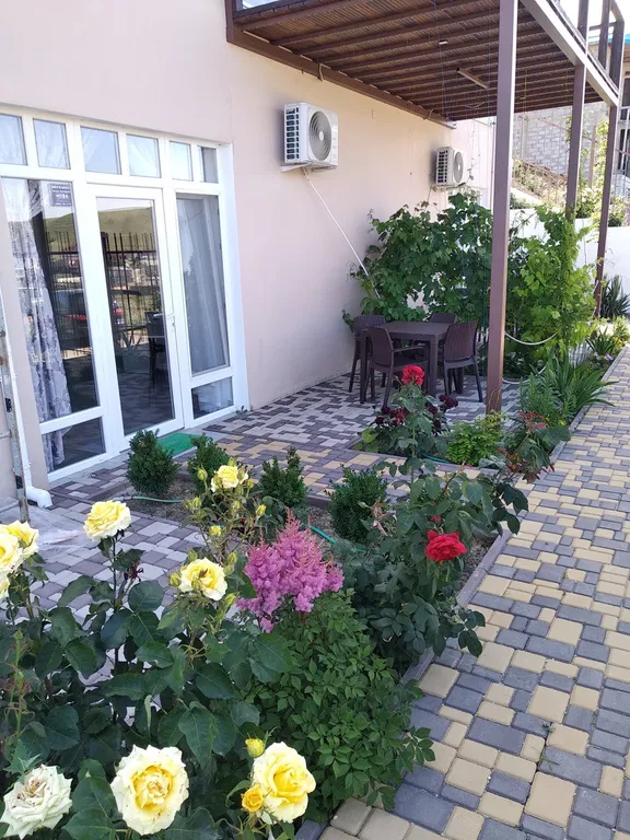 Семейная студия с террасой видом на горы и море