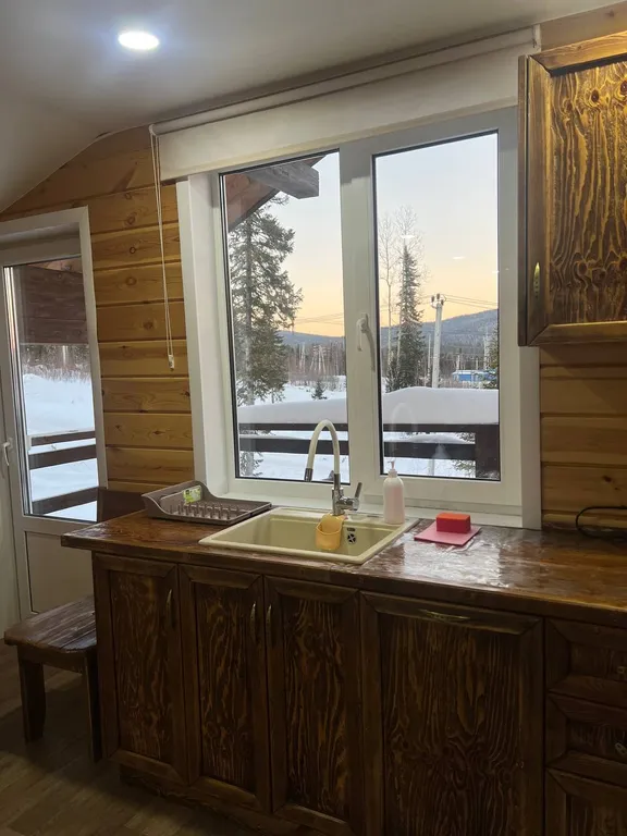 Коттедж с баней и сушилкой на территории