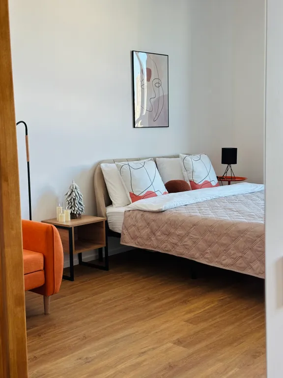 Светлая студия с панорамой центра