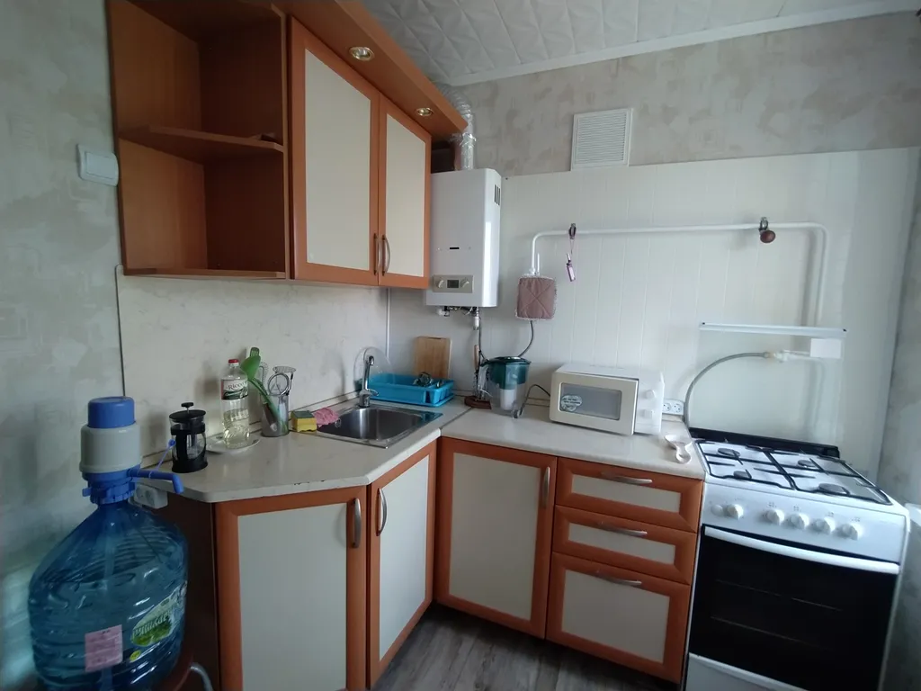 Уютная квартира с кроваткой для младенца