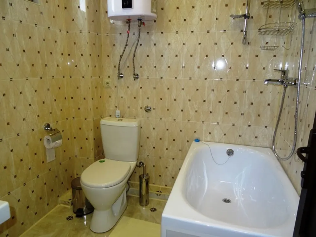 Трехместный улучшенный номер без балкона