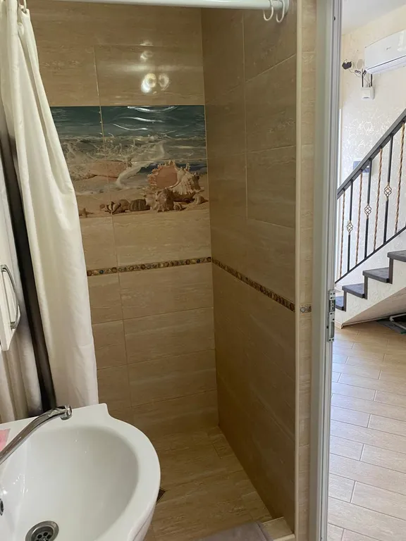 Приятный коттедж-таунхаус