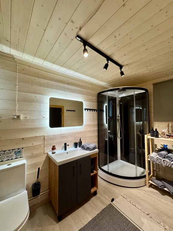 Дом с чаном и сауной в лесу