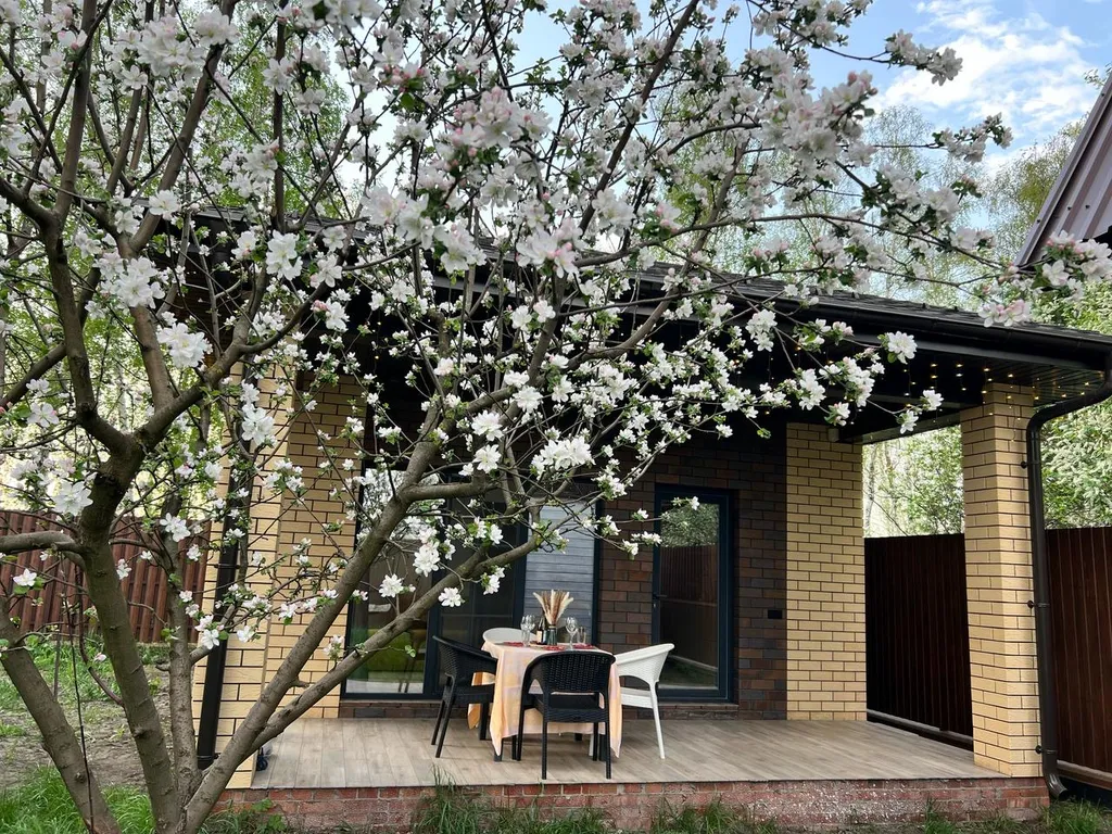 Дом с панорамными окнами в 15 минутах от центра города