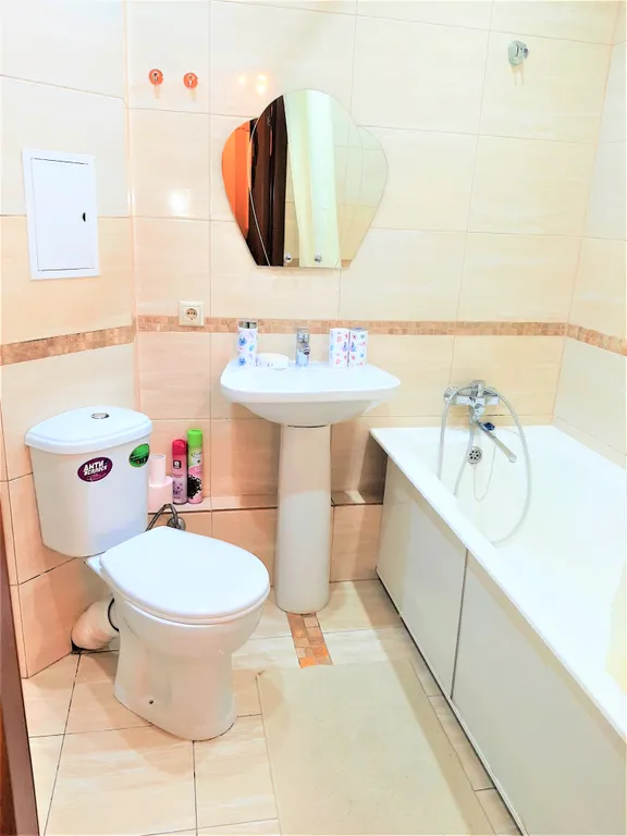 10 минут до центра, просторная квартира с индивидуальным отоплением