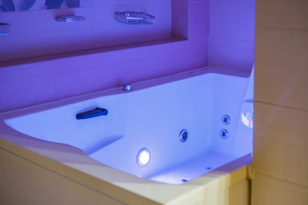 Видовая квартира с сауной и джакузи в центре