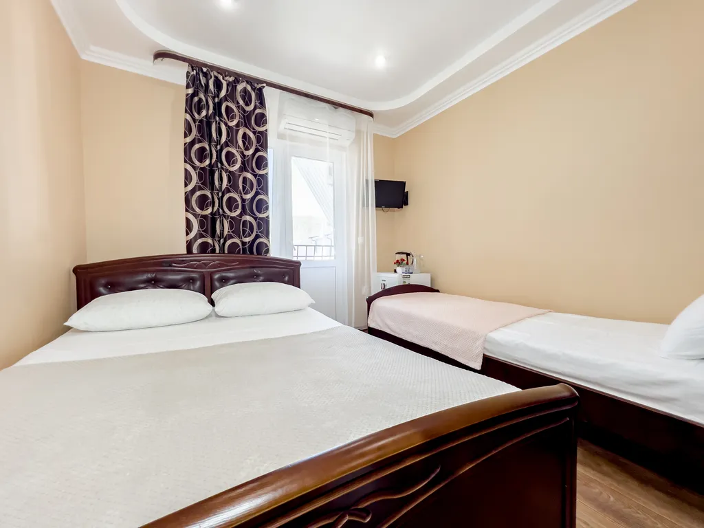 Стандарт 4-х местный с балконом