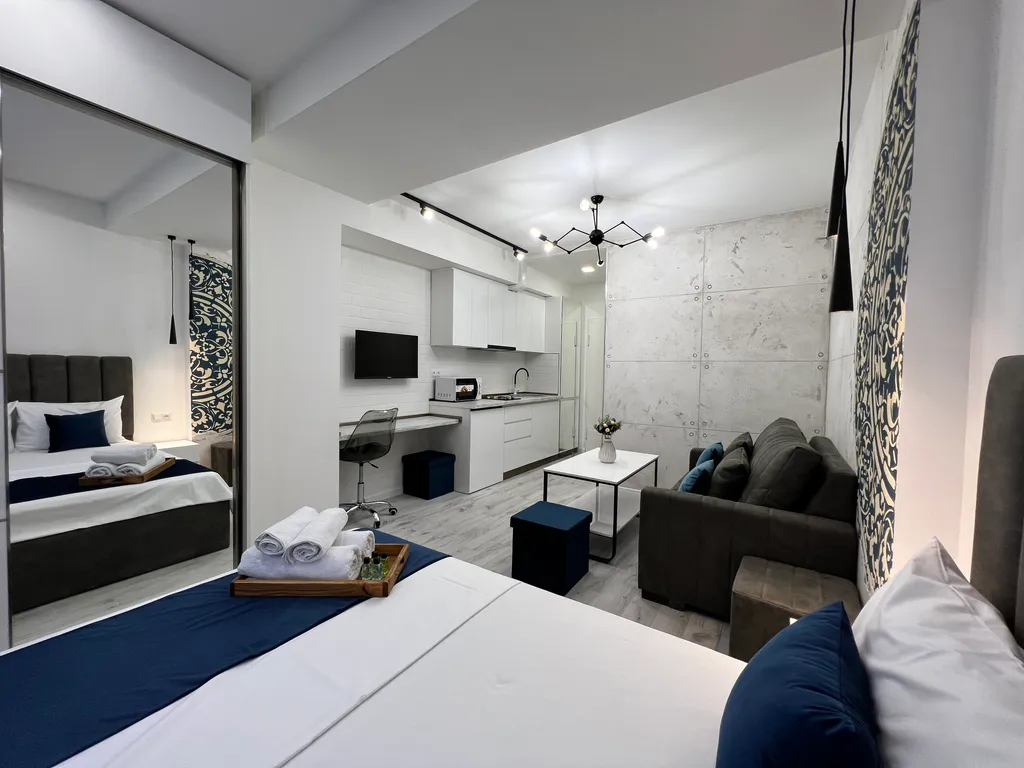 Modern Studio By Republic Square -Unique Charm