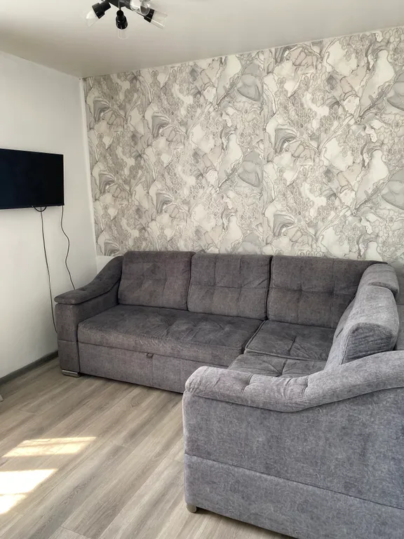 Уютная квартира на Саянах, рядом с остановкой, на 7 спальных мест