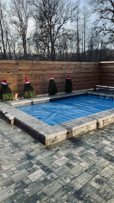 Вилла на берегу реки