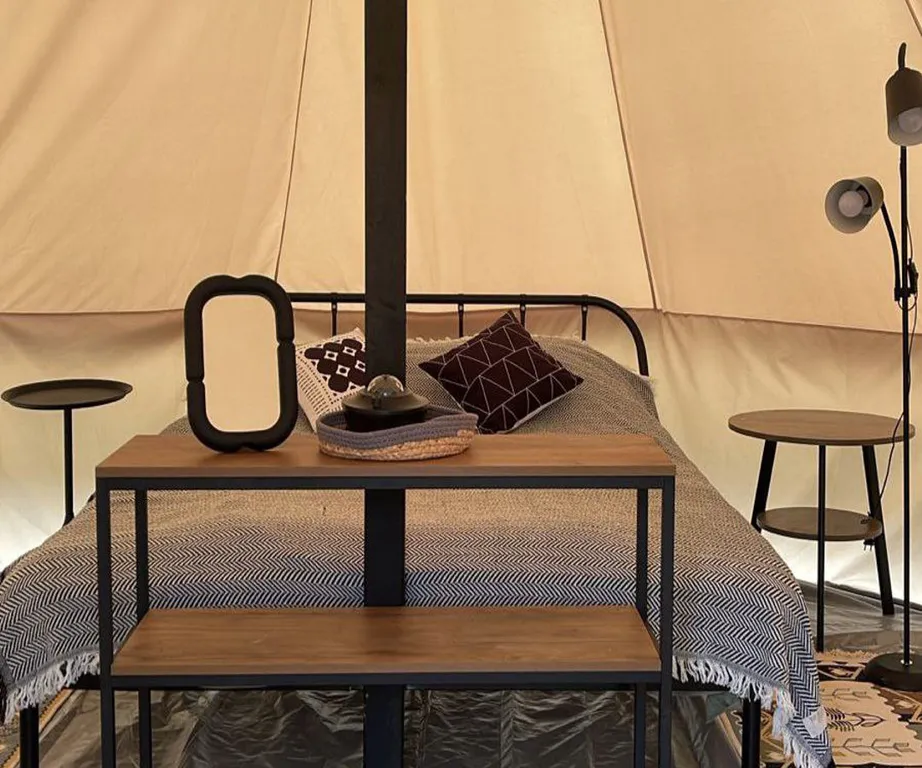 Шатер в саду