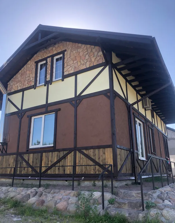 Коттедж с дизайнерской отделкой и камином — аренда посуточно в Рощино