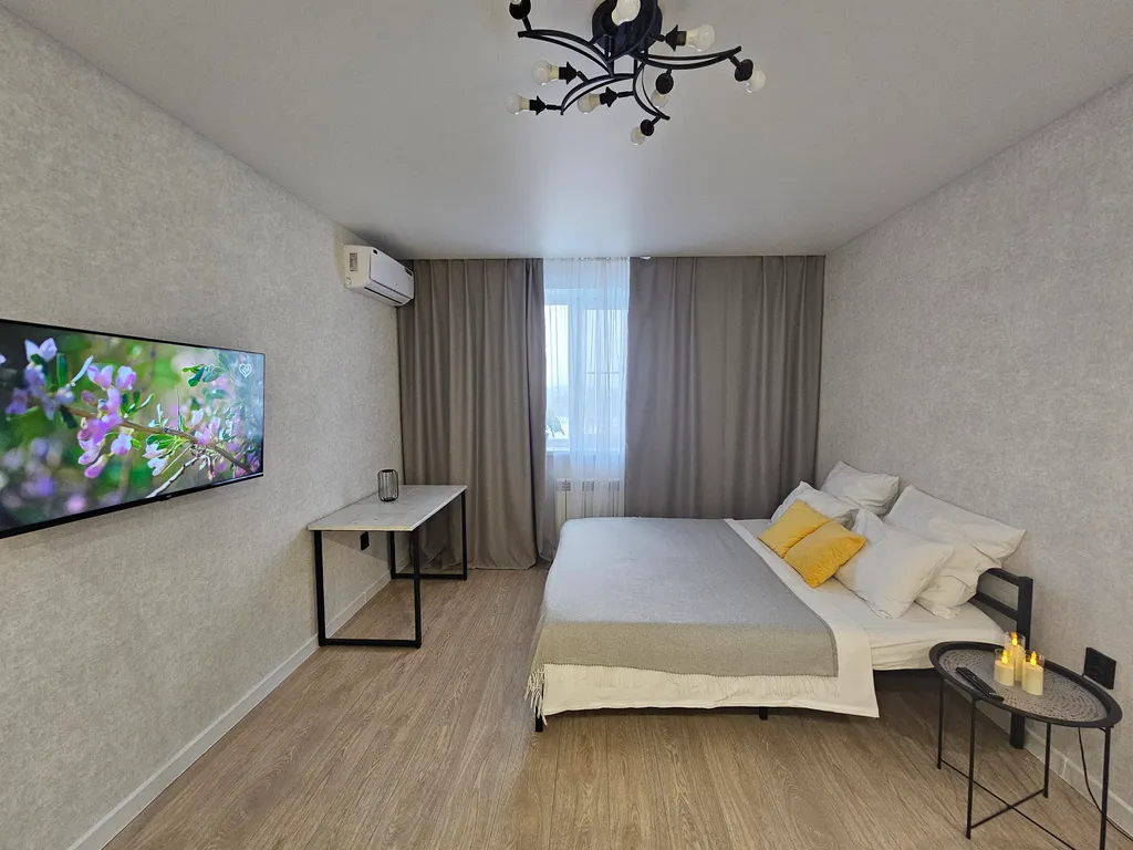 Уютная студия с видом на закат