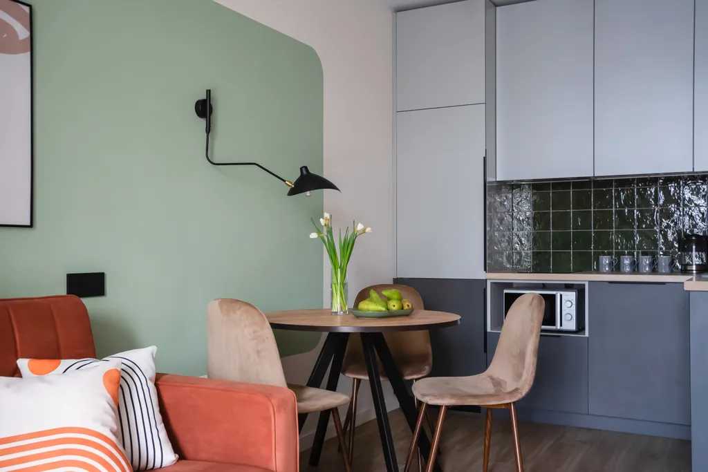 Комфортабельная евродвушка Меркурий с балконом у озера