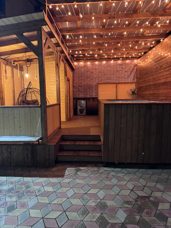 Дом с теплым бассейном и баней