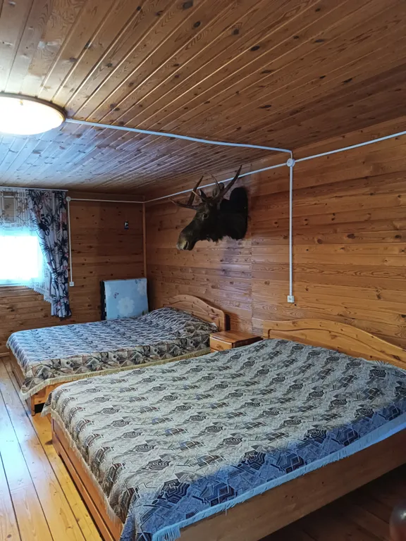 Уютный домик у реки