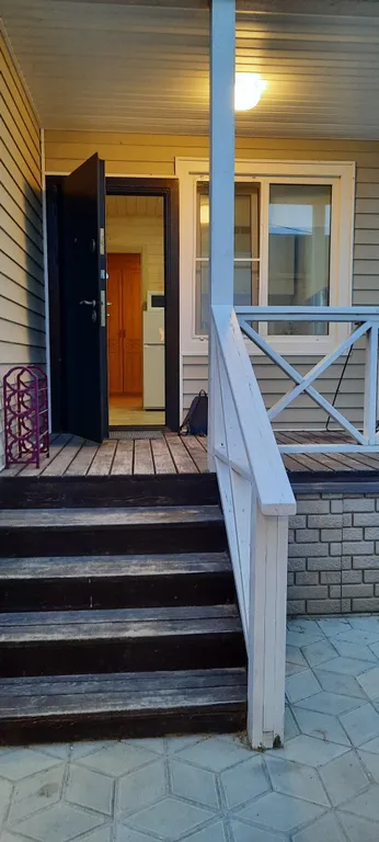 Коттедж с собственной территорией, большой беседкой и мангальной зоной