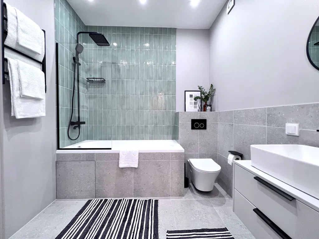 Трешка у аквапарка с панорамным видом на реку