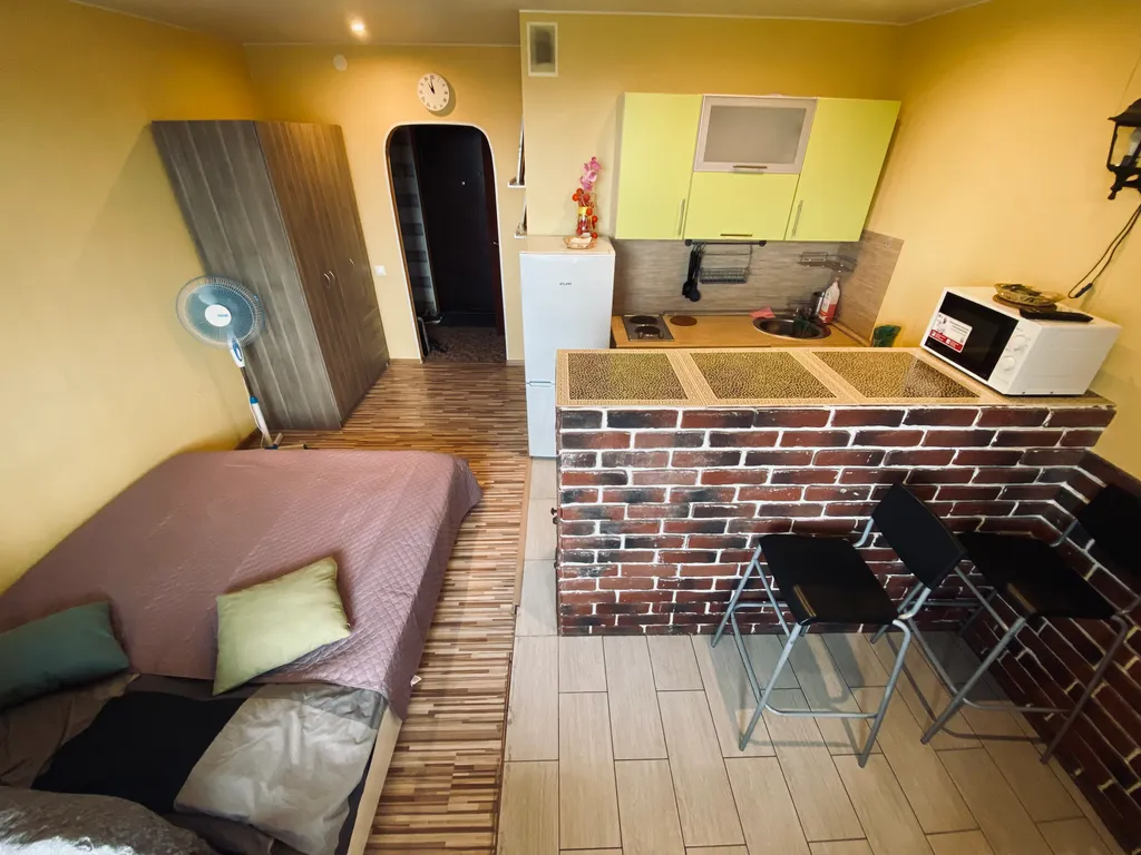 Квартира прямо у метро