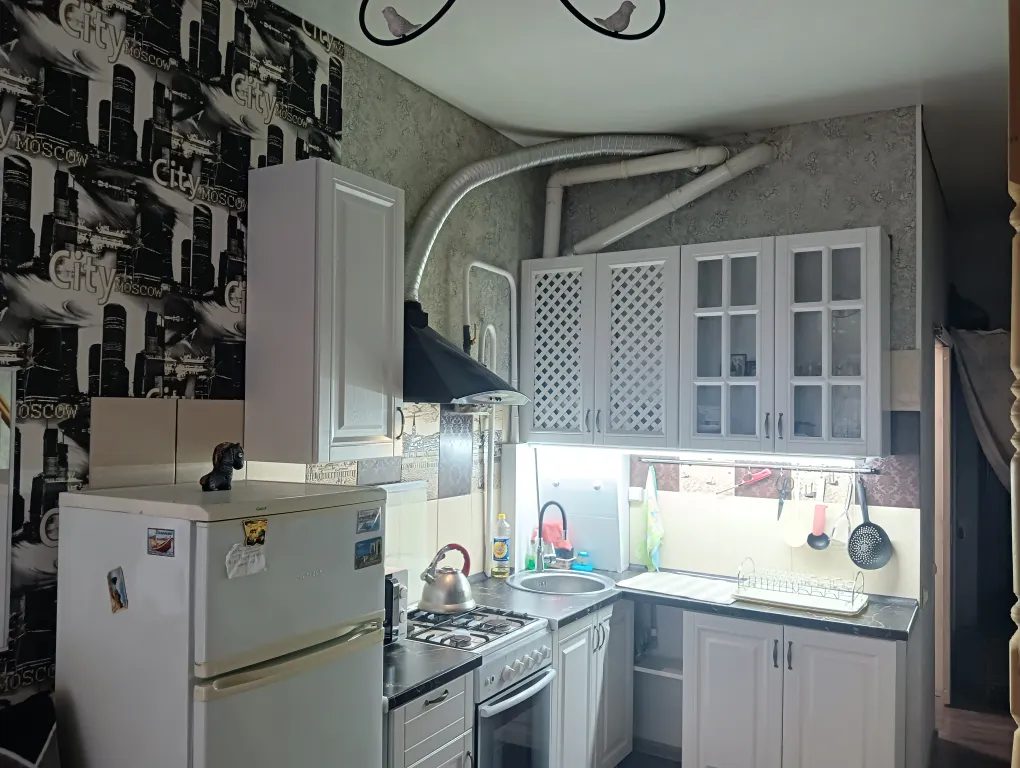 Терем с мансардой в дивном лесу у моря, с новым ремонтом и обстановкой