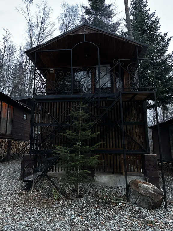 Коттедж Уютный домик с панорамными окнами с видом на лес — Архыз