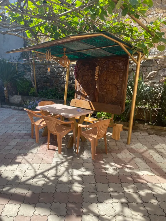 Уютный дворик у моря