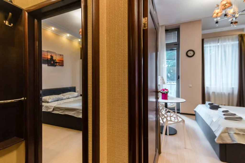 Апартаменты с бассейном в 100 метрах от моря