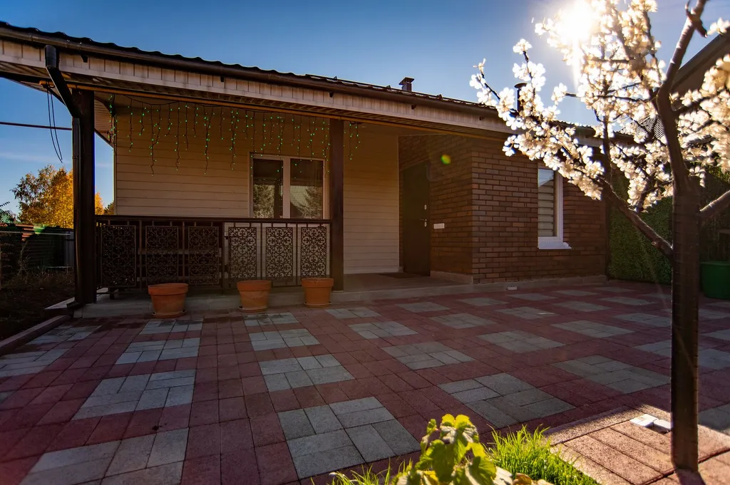 Новое бунгало с мангалом и верандой